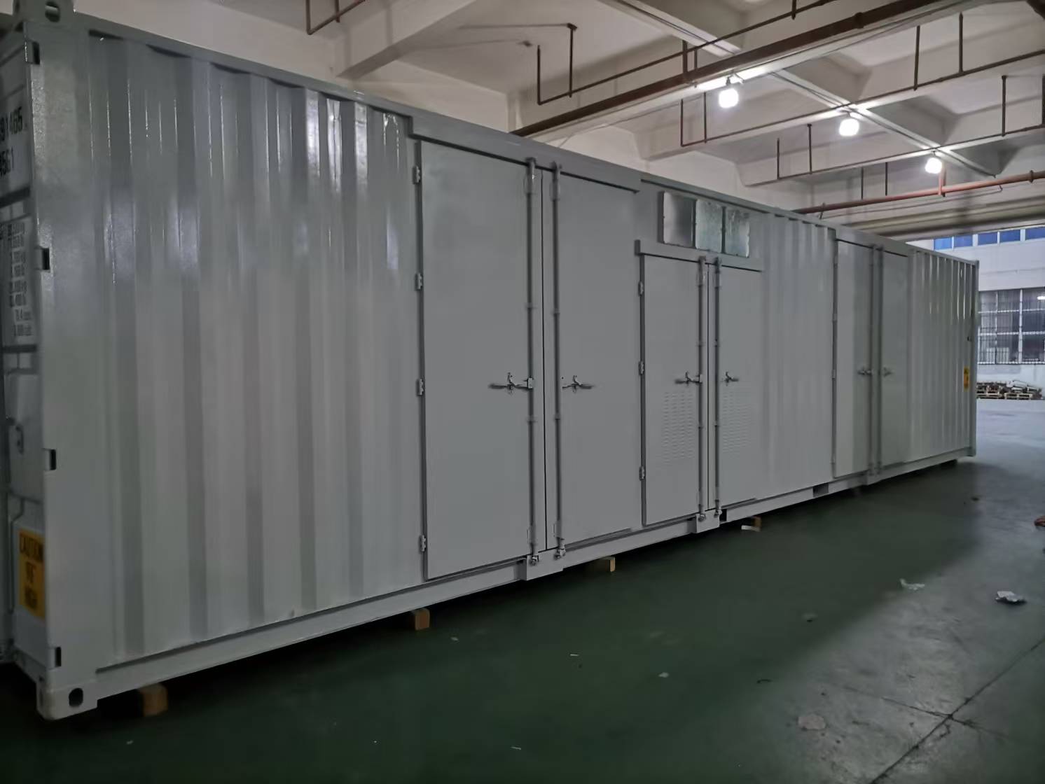 预装配式箱式变电站 SOC 箱实拍，厦门至秘鲁钱凯港非标集装箱海运案例